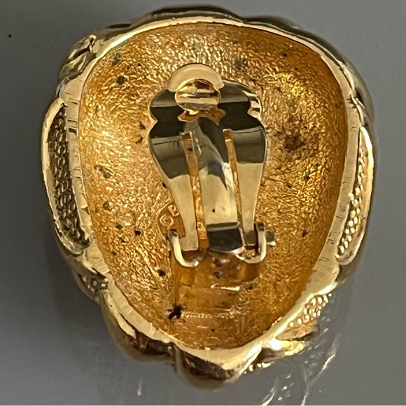 Jose Barrera for AVON Vintage Gold Tone Clip Earrings - Picture 11 of 13